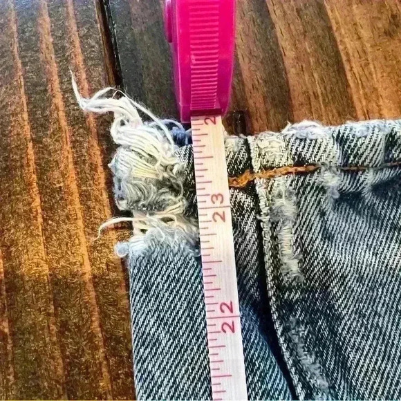 Agolde Riley jeans size 27, distressed, destroyed, EUC, denim - Picture 6 of 14